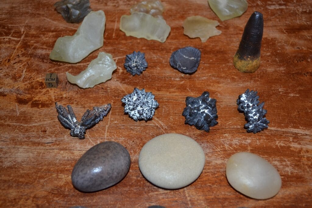 saharagems desert stones art 2