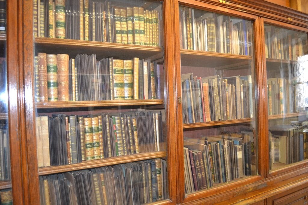 saharagems meteorite collection museum vienna 15