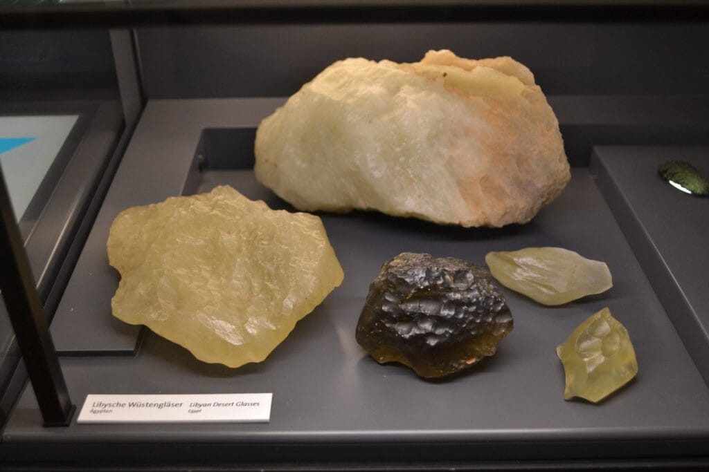 saharagems meteorite collection museum vienna 42