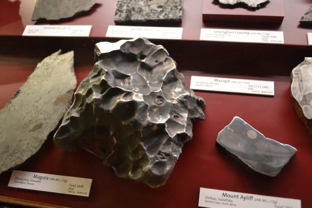 saharagems meteorite collection museum vienna 66