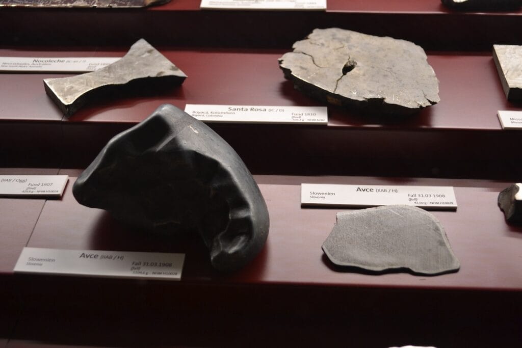 saharagems meteorite collection museum vienna 67
