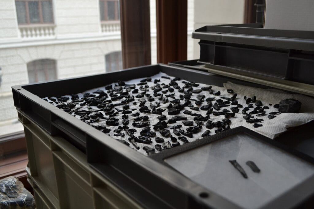 saharagems meteorite collection museum vienna 8