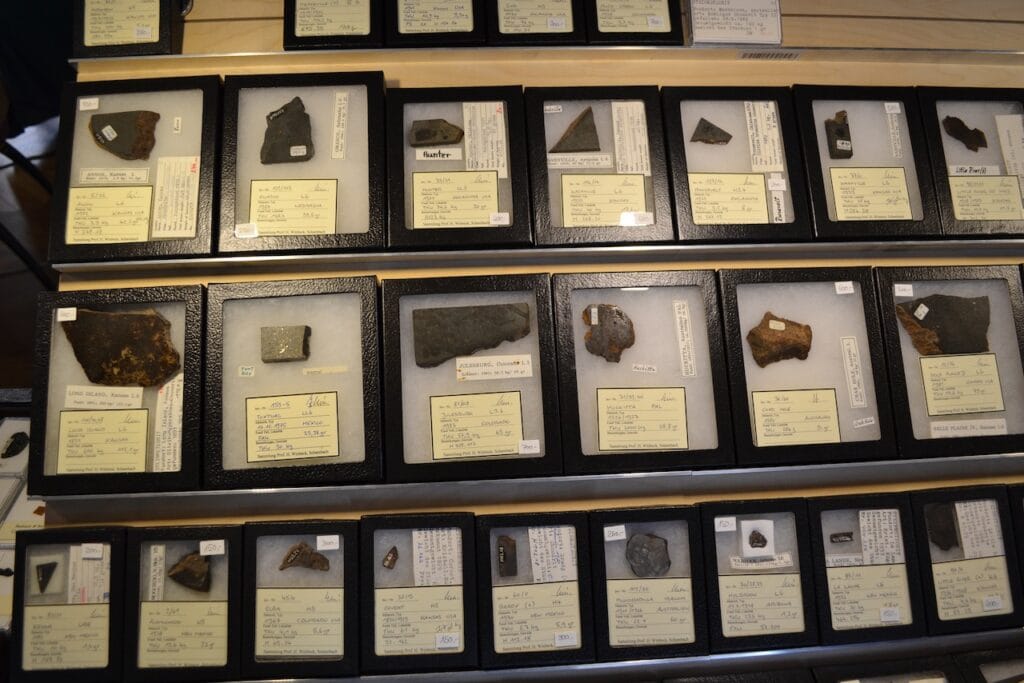 saharagems mineral meteorite shows 11