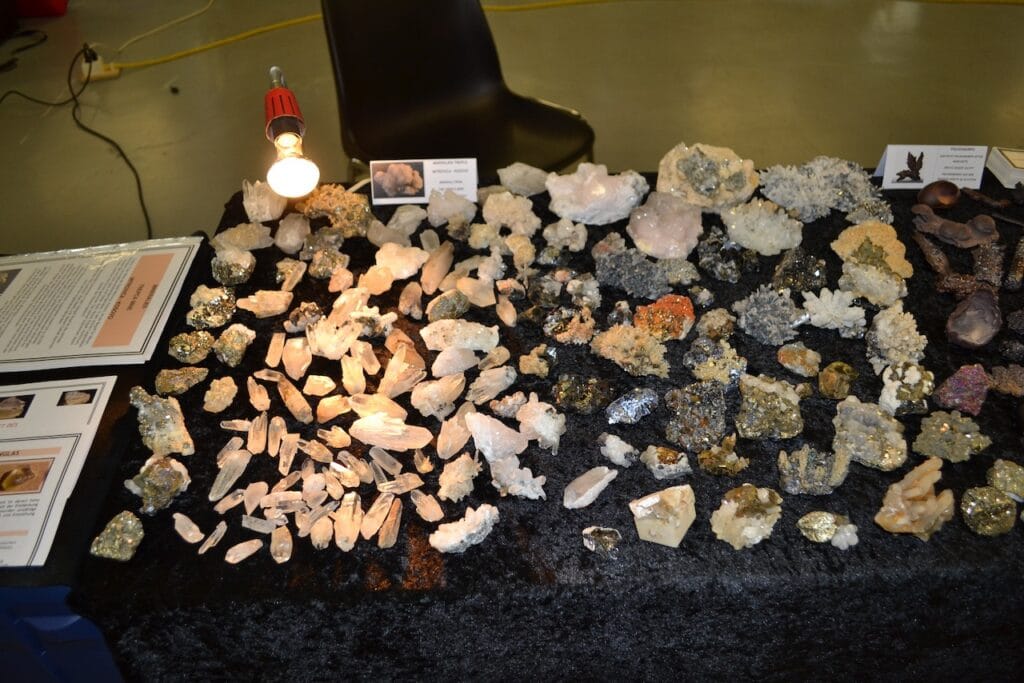 saharagems mineral meteorite shows 30