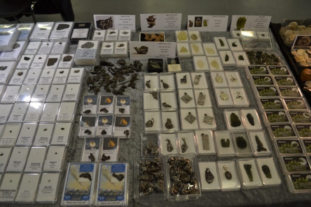 saharagems mineral meteorite shows 32