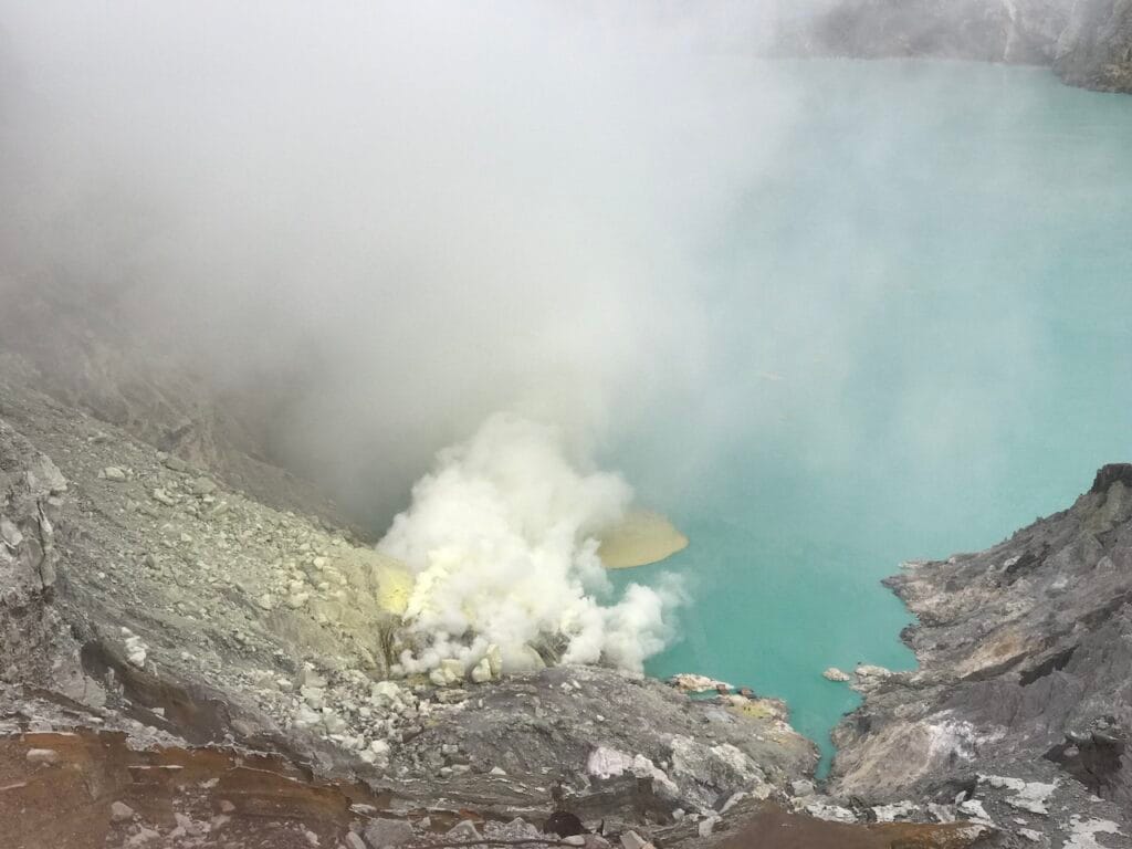 saharagems ijen sulfur volcano java indonesia 13