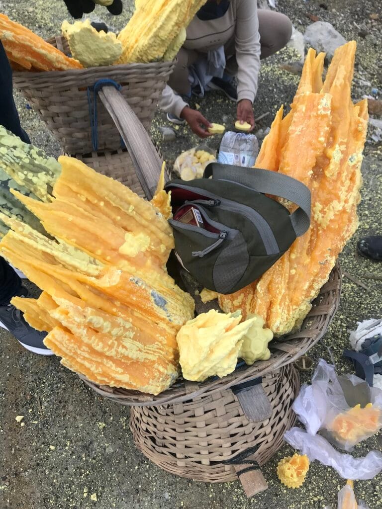 saharagems ijen sulfur volcano java indonesia 14