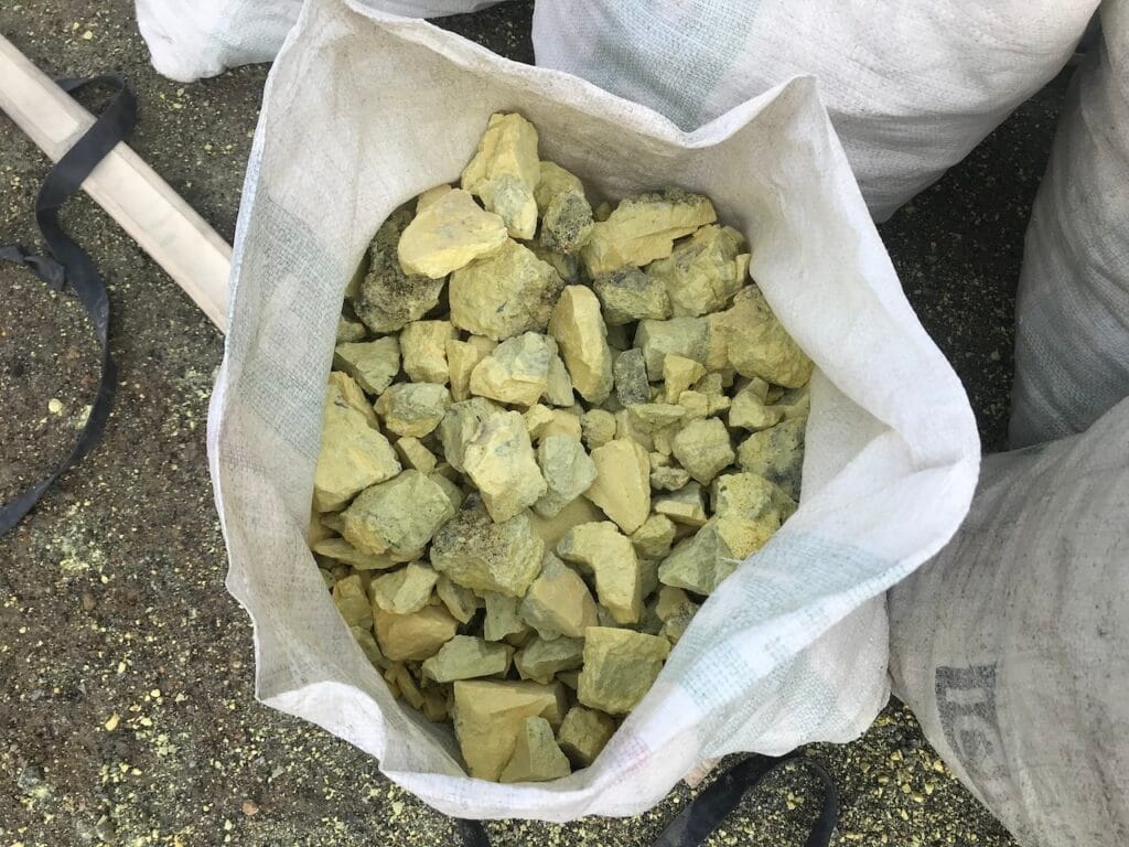 saharagems ijen sulfur volcano java indonesia 16