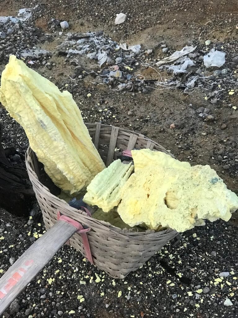 saharagems ijen sulfur volcano java indonesia 5