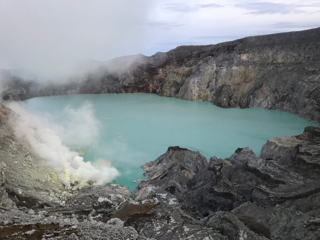 saharagems ijen sulfur volcano java indonesia 9