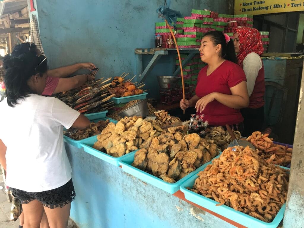 saharagems ocean villa family srau indonesian food seafood 16