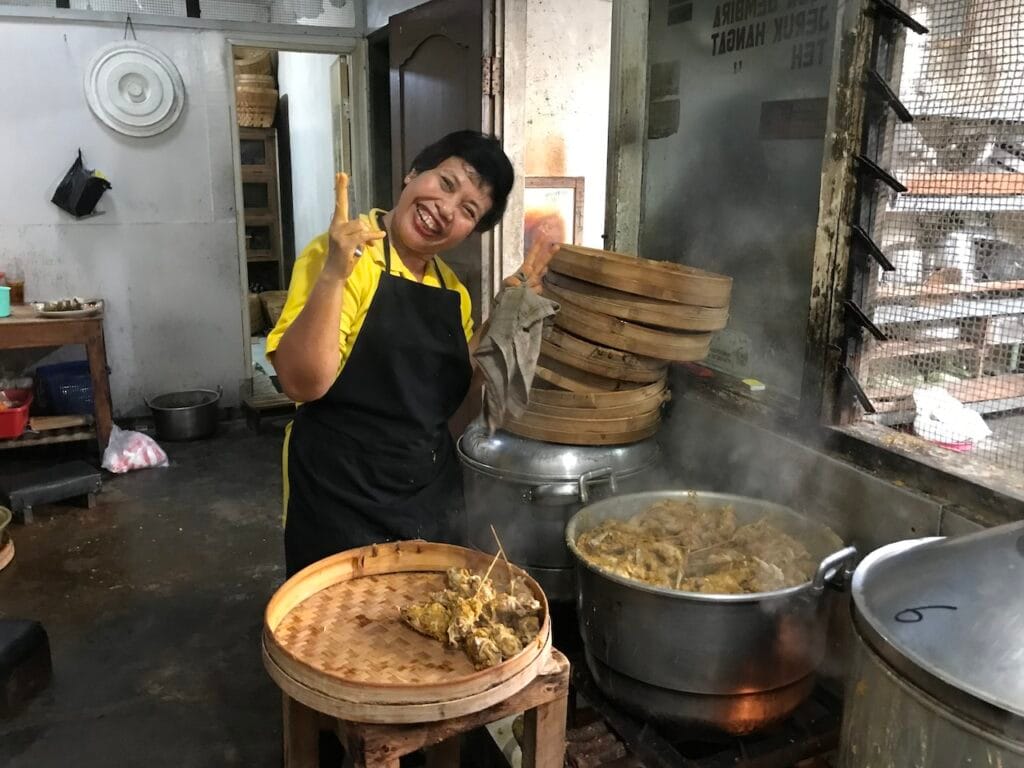 saharagems ocean villa family srau indonesian food seafood 2