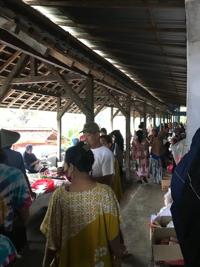 saharagems ocean villa family srau village life java 12